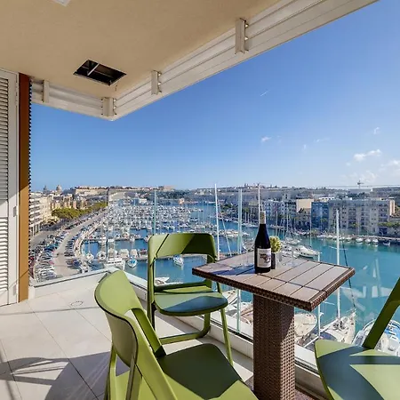 Apartment Stunning 3br With Marina Views *