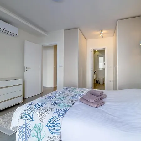 Stunning 3br With Marina Views Apartment Ta Xbiex